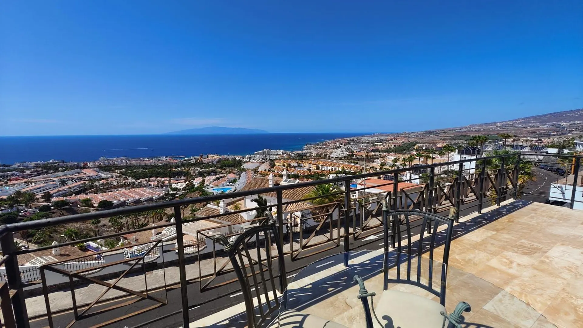 Luxury Villa With Fantastic Ocean Views And Private Pool 아데제